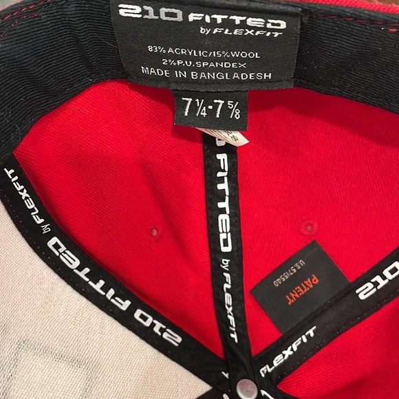 D/C 210 fitted brim hat - Picture 4 of 6